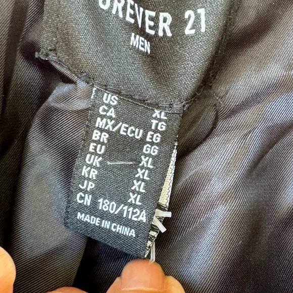 FOREVER 21. NWT. Men’s Geo Print Snap-Button Trucker Jacket. Size XL. Po… - Picture 6 of 13